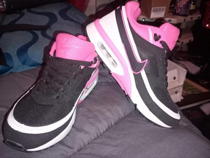 gloednieuwe Nike Air Max maat 36, Kleding | Dames, Schoenen, Nieuw, Sneakers of Gympen, Ophalen of Verzenden
