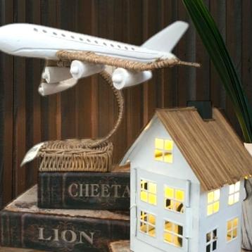 New Rivièra maison rr plane on stand
&
RM huis rattan dak beschikbaar voor biedingen