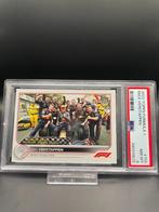 2022 Topps F1 Max Verstappen PSA 8 #155, Hobby en Vrije tijd, Stickers en Plaatjes, Verzenden, Zo goed als nieuw, Plaatje