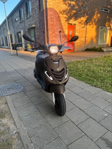 Piaggio Zip Marrakesh bruin – Zuinig, betrouwbaar en lage km beschikbaar voor biedingen