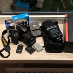 Nikon D3500 + kitlens 18-55 mm f3.5-5.6, Rollei flitser, Ophalen, Zo goed als nieuw, Nikon