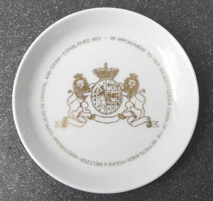 Focke & Meltzer schaaltje porselein hofleverancier wapenschi, Huis en Inrichting, Keuken | Servies, Gebruikt, Schaal of Schalen