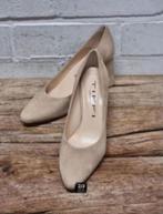 TIFFI - Prachtige suedeleren pumps maat 36,5 - Nieuw €165, Nieuw, Beige, TIFFI, Ophalen of Verzenden