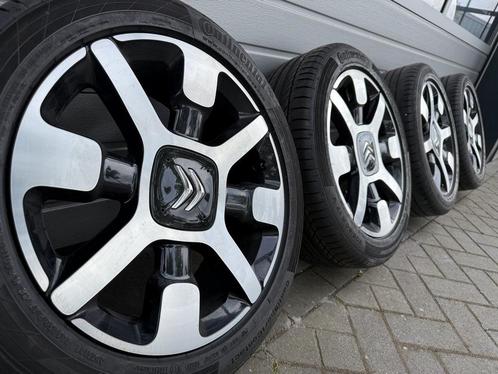 Gereserveerd, Auto-onderdelen, Banden en Velgen, Banden en Velgen, Zomerbanden, 17 inch, 215 mm, Personenwagen, Gebruikt, Ophalen of Verzenden