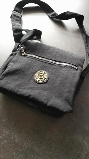 Handige Zwarte Dames Schouder/Handtas! Tip 5 December! beschikbaar voor biedingen