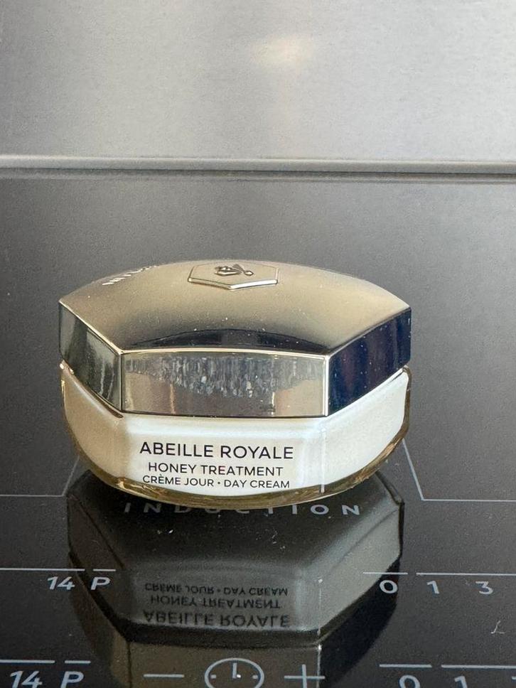 Guerlain royale honey treatment day cream 50ml, Sieraden, Tassen en Uiterlijk, Uiterlijk | Gezichtsverzorging, Nieuw, Verzorging