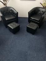 2 Zwarte Fauteuils met Voetenbank, Ophalen, 50 tot 75 cm, Leer, Zo goed als nieuw