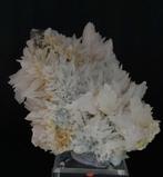 Mangano calciet, Verzamelen, Mineralen en Fossielen, Ophalen of Verzenden, Mineraal