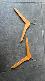 Gratis: Kleine houten kleding hangers, Ophalen, Zo goed als nieuw