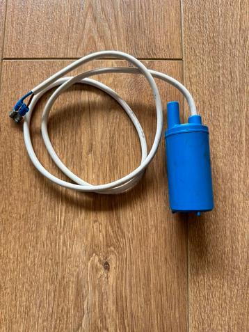 Pompje voor waterkraantje in Caravan. beschikbaar voor biedingen