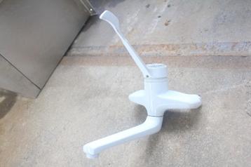 Wand gemonteerde Kraan - Wit – Stijlvol - Keuken en douche! beschikbaar voor biedingen