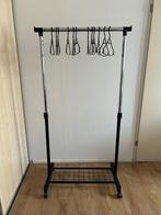 Kleding rek met 12 hangers en schoenenrek, Ophalen, Zo goed als nieuw