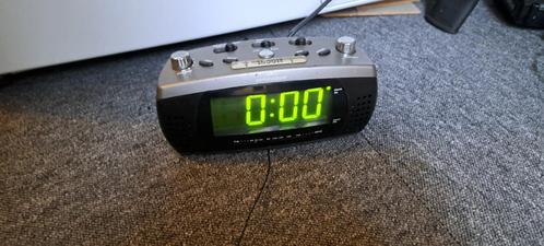 te koop commodoor klokradio 20 x 7 x 9 cm, Witgoed en Apparatuur, Wekkers, Nieuw, Digitaal, Ophalen of Verzenden