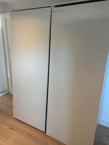Ikea kast met schuifdeuren beschikbaar voor biedingen