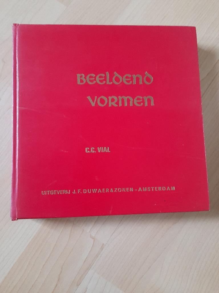 BEELDEND VORMEN door CC Vial, Ophalen of Verzenden, Gelezen, Overige niveaus
