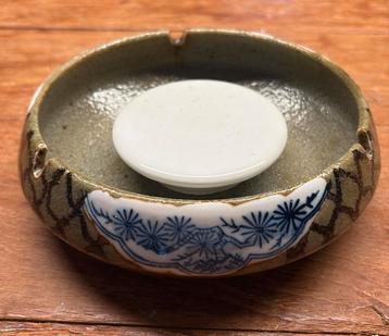 Vintage Japanse keramiek asbak met porseleinen stukken beschikbaar voor biedingen
