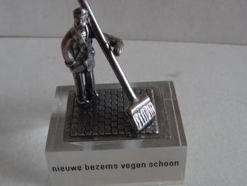 Miniatuur zilver S17e man + bezem zilveren miniaturen gezegd beschikbaar voor biedingen