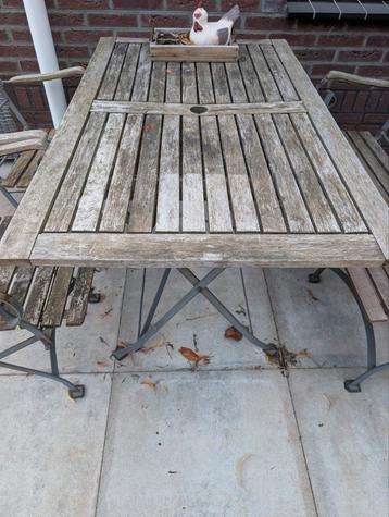 Houten Tuinset - Tafel en 2 Stoelen en 2 zitsbankje beschikbaar voor biedingen