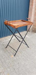 Butlertray teakhouten dienblad en smeedijzeren onderstel., Huis en Inrichting, Tafels | Sidetables, Teakhout, Ophalen of Verzenden