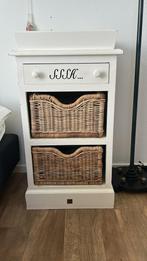 Rivière Maison Nachtkastje met Mandjes, Huis en Inrichting, Ophalen, Gebruikt, Minder dan 45 cm, 70 cm of meer