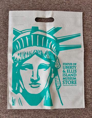 Originele tas Statue of Liberty & Ellis Island New York beschikbaar voor biedingen