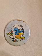 B 014 Vintage Dichtersmurf Button, Verzamelen, Smurfen, Ophalen of Verzenden, Gebruikt, Dichtersmurf, Gebruiksvoorwerp