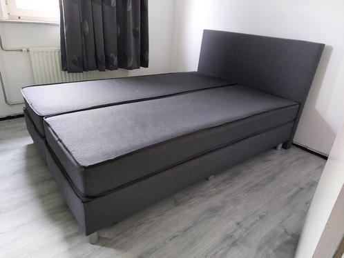 Boxspring grijs tweepersoons, Huis en Inrichting, Slaapkamer | Bedden, Gebruikt, Tweepersoons, 140 cm, 200 cm, Stof, Grijs, Ophalen