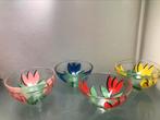 Kosta Boda schaaltjes 2x roze, 2x geel, 1 rood, 1 blauw, Antiek en Kunst, Antiek | Glas en Kristal, Ophalen