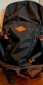 Quechua Luxe Rugzak met Regenhoes, Sieraden, Tassen en Uiterlijk, Tassen | Rugtassen, 25 tot 40 cm, Zo goed als nieuw, Overige merken