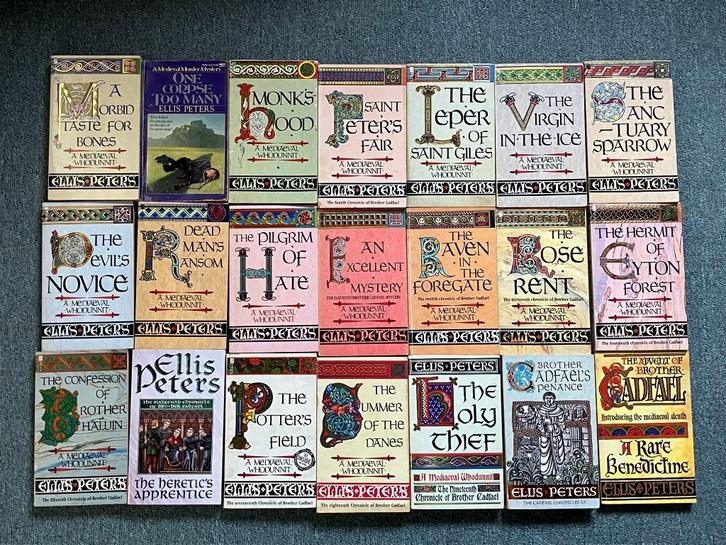 Compl. serie Engelse pockets  Brother Cadfael - Ellis Peters, Boeken, Detectives, Gelezen, Ophalen