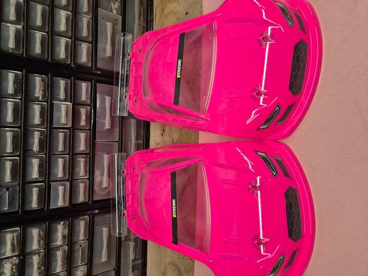 2 Rc toerwagen kappen voor de 1.10, Hobby en Vrije tijd, Modelbouw | Radiografisch | Auto's, Nieuw, Auto onroad, Elektro, Schaal 1:10