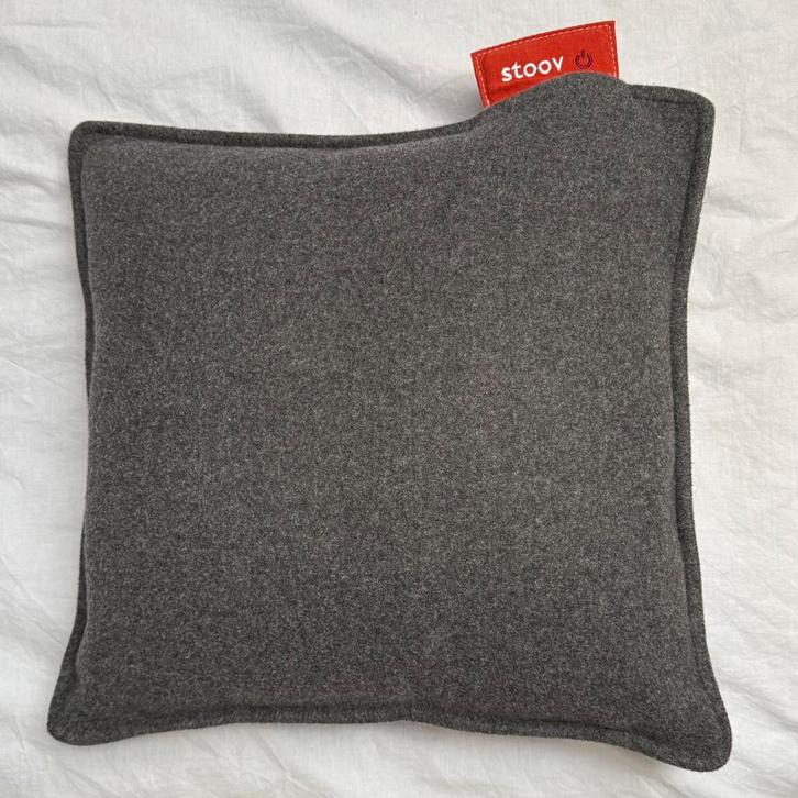 Stoov warmtekussen, Huis en Inrichting, Woonaccessoires | Kussens, Zo goed als nieuw, Grijs, Vierkant, Ophalen