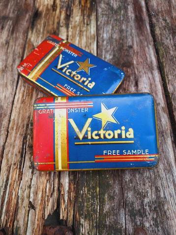N.V. Victoria Dordrecht Biscuits en Chocolade blikken😍 beschikbaar voor biedingen