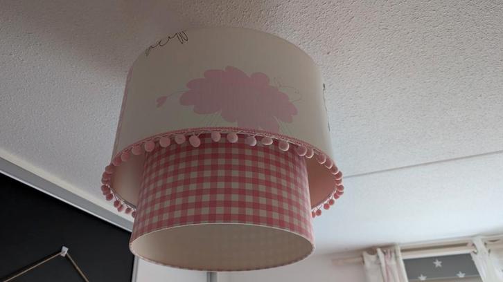 Lampenkap en gordijnen meisjes kamer zacht roze babykamer, Huis en Inrichting, Lampen | Lampenkappen, Zo goed als nieuw, Minder dan 25 cm
