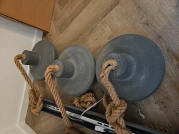 Hanglamp betongrijs beschikbaar voor biedingen