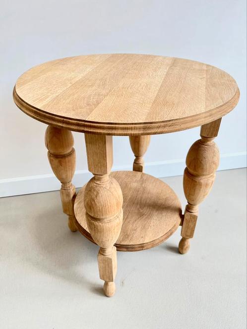 Geloogd eiken bijzettafel met draaipoot, Antiek en Kunst, Antiek | Meubels | Tafels, Ophalen