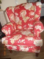 Engelse stijl oorfauteuil ,rood met Bloemen in prima staat, Huis en Inrichting, Fauteuils, Ophalen, Engels Landelijk, 75 tot 100 cm
