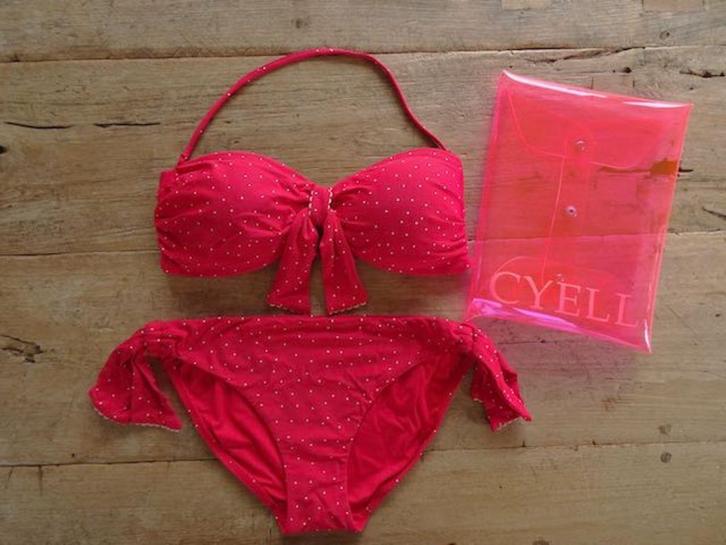 NIEUW Rode bikini met witte stipjes van Cyell maat 36 cup B, Kleding | Dames, Badmode en Zwemkleding, Nieuw, Bikini, Rood, Ophalen of Verzenden