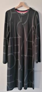 Zwarte jurk met grijze strepen, maat 44/46, Zwart, Maat 42/44 (L), Ophalen of Verzenden, Knielengte