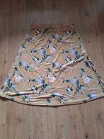 Lange rok caramel met bloemetjes XL nieuw, Beige, Maat 42/44 (L), Nieuw, Ophalen of Verzenden