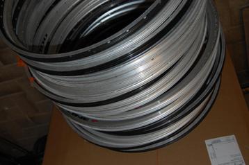 19 stuks nieuwe aluminium fietsvelgen 28 inch / 622 beschikbaar voor biedingen