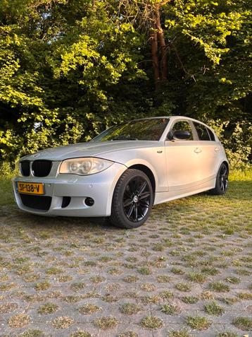 BMW 118i Grijs  beschikbaar voor biedingen