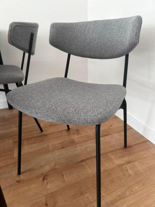 4 grijze eettafelstoelen, Huis en Inrichting, Stoelen, Zo goed als nieuw, Grijs, Ophalen