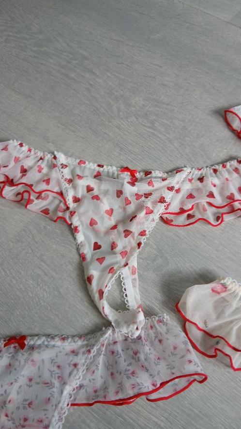 Witte String met Rode Hartjes - Maat XL, Kleding | Dames, Ondergoed en Lingerie, String, Wit, Verzenden