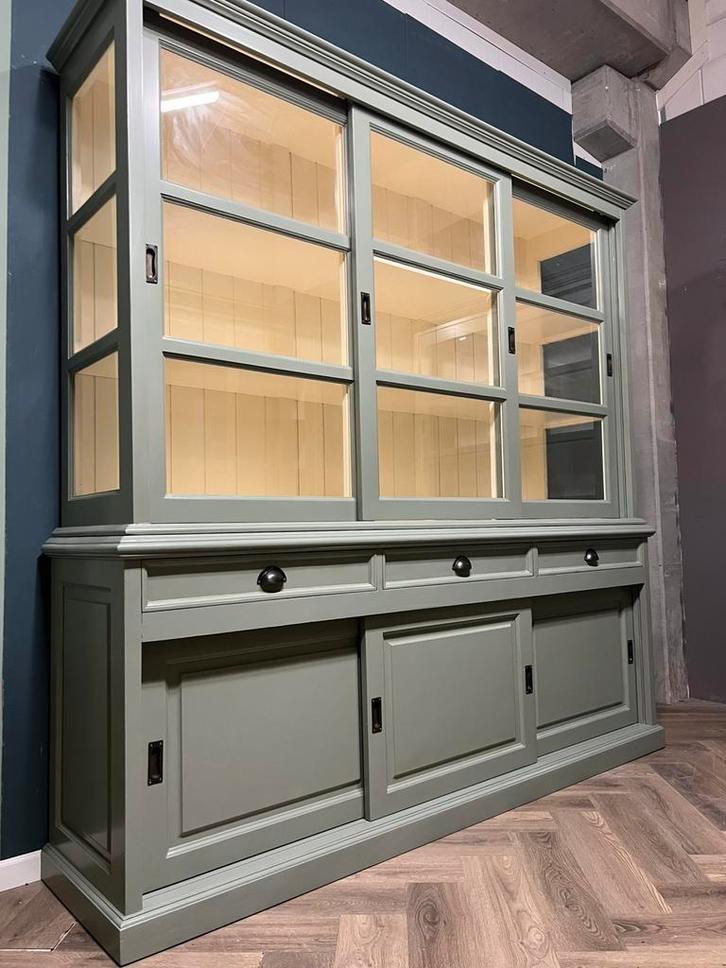 buffetkast / winkelkast /vitrinekast /servicekast, Huis en Inrichting, Kasten | Buffetkasten, Zo goed als nieuw, 200 cm of meer