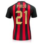 Andrea Pirlo gesigneerd AC Milan 21/22 Thuis Shirt, Verzamelen, Sportartikelen en Voetbal, Buitenlandse clubs, Soccersignings.nl