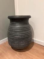 Prachtige grijze hoge bloempot, 25 tot 40 cm, Steen, Rond, Binnen