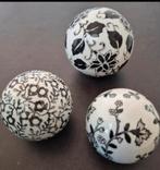 Decoratie ballen zwat/wit keramiek, Ophalen, Zo goed als nieuw