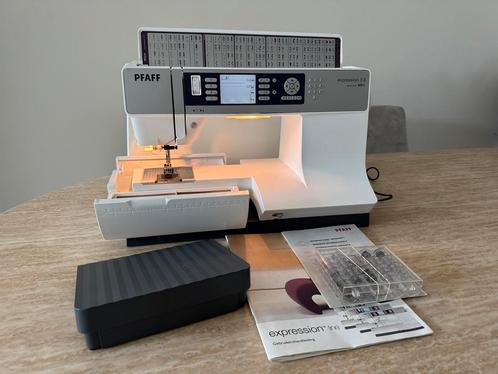 Pfaff Expression 3.0 naaimachine met IDT, Hobby en Vrije tijd, Naaimachines en Toebehoren, Zo goed als nieuw, Naaimachine, Pfaff
