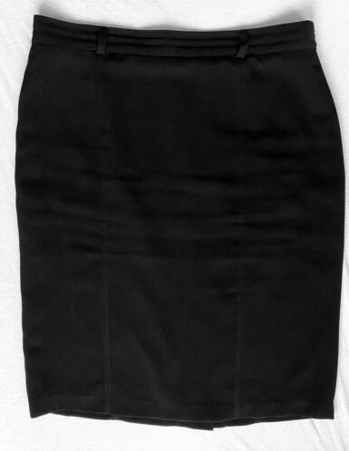 Marcona zwarte rok maat 44 [DM], Kleding | Dames, Rokken, Zo goed als nieuw, Maat 42/44 (L), Zwart, Knielengte, Ophalen of Verzenden